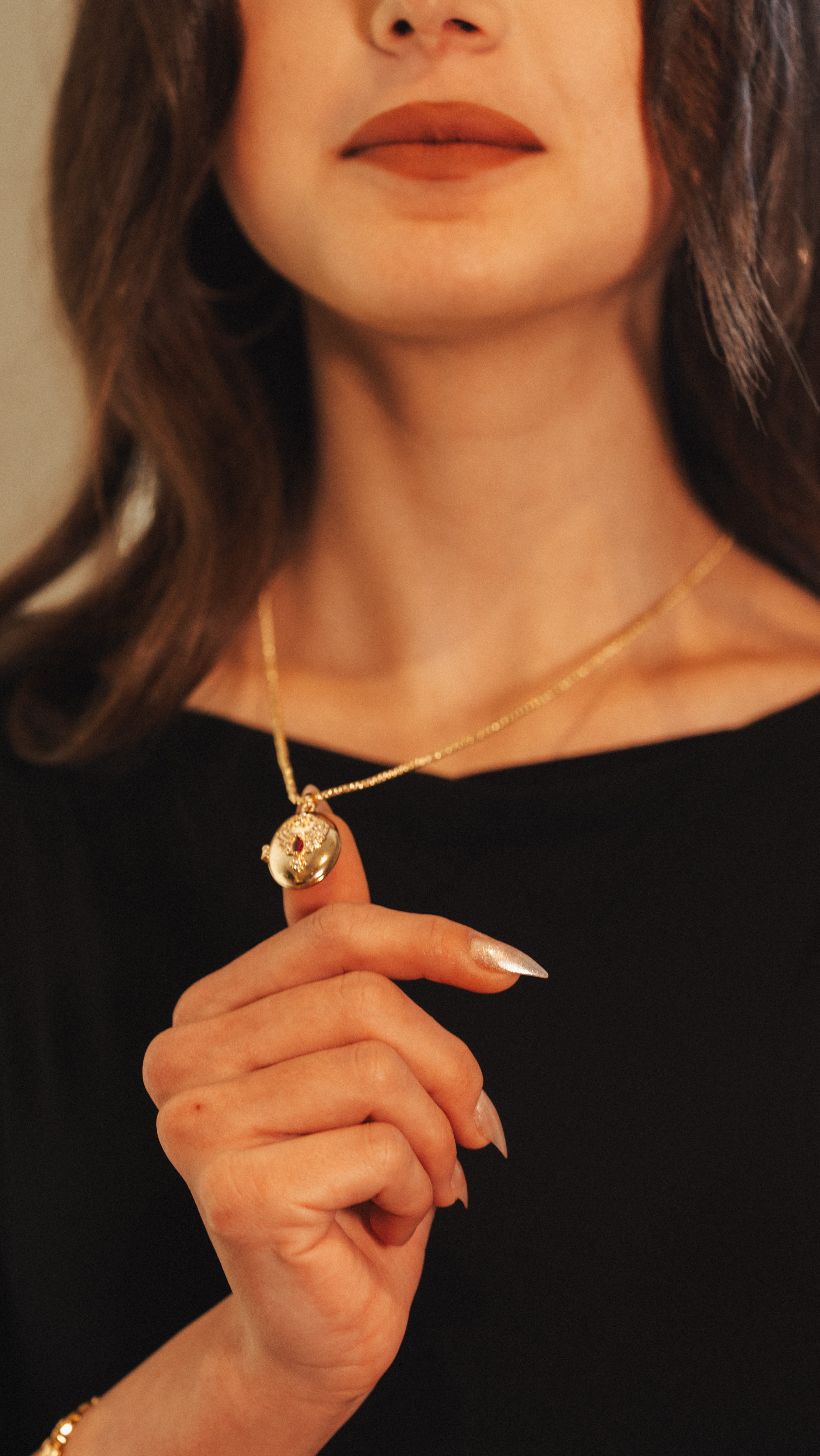 Kapaklı Kırmızı Kolye