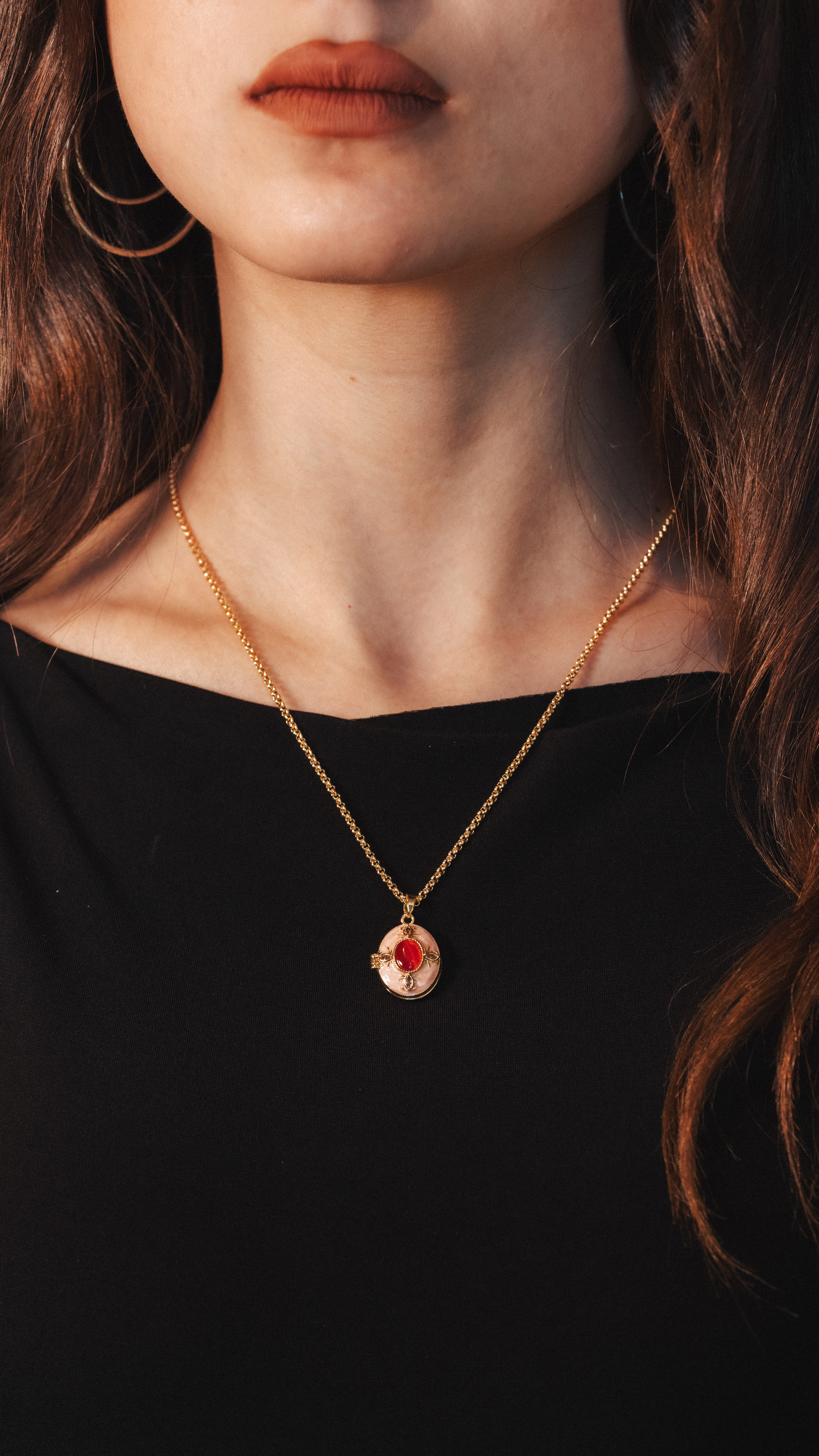 Kırmızı Mineli Kolye