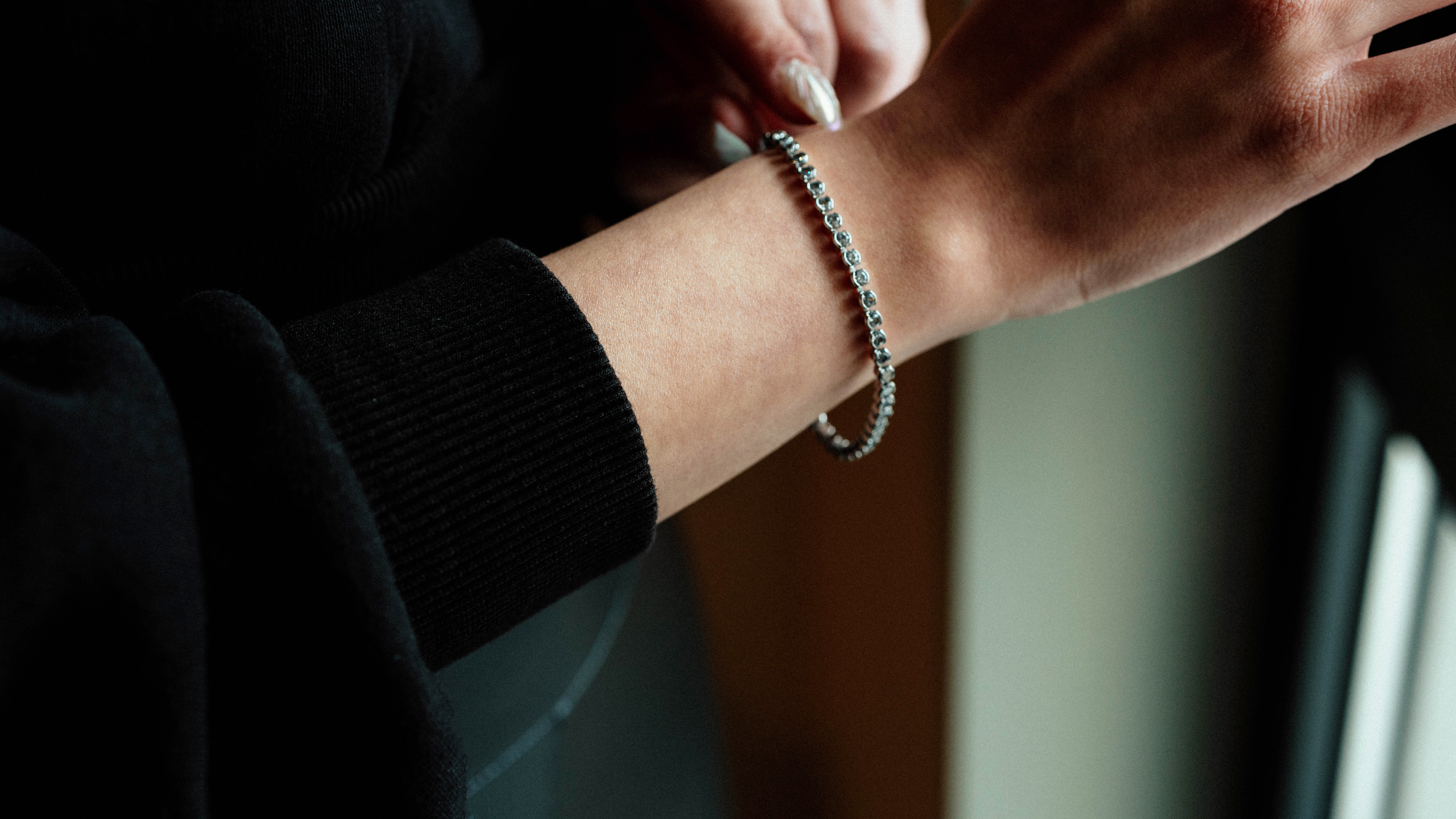 SARI YUVARLAK TAŞLI SU YOLU KOLLUK